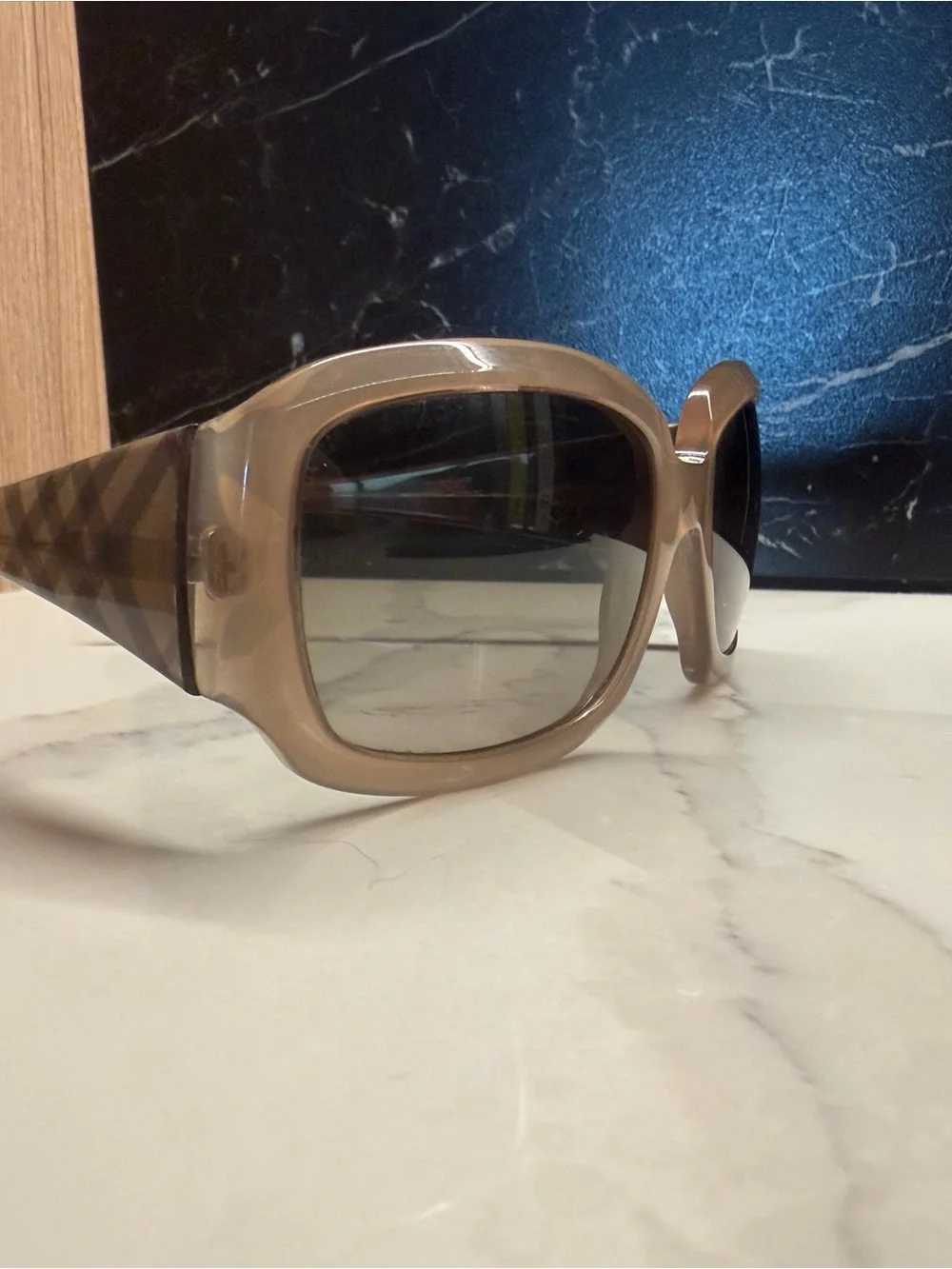 Burberry B4039 Oversized Tan Check Sunglasses Gradient Lens